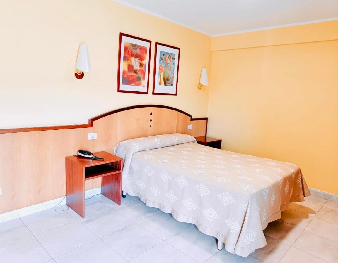 Hotel Alameda Villaviciosa  Zewnętrze zdjęcie
