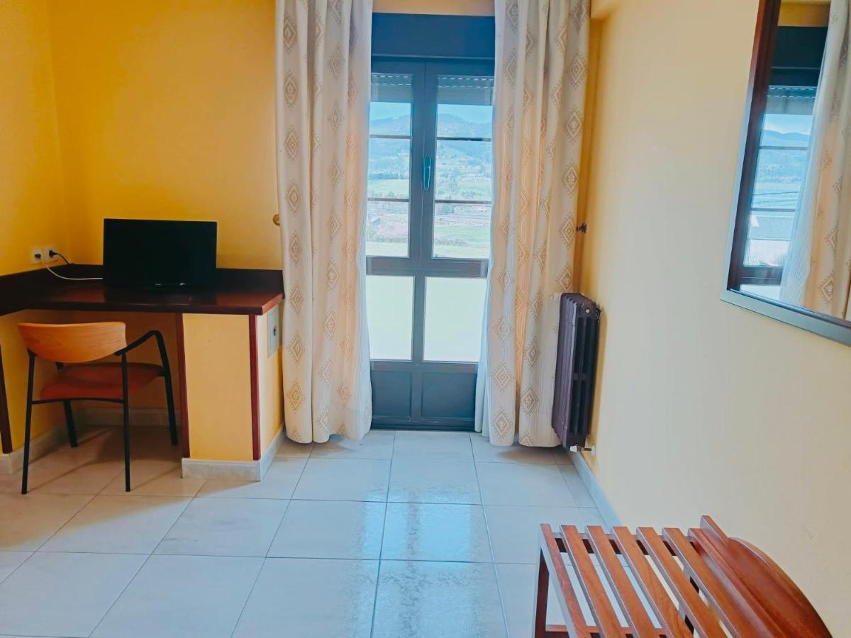 Hotel Alameda Villaviciosa  Zewnętrze zdjęcie