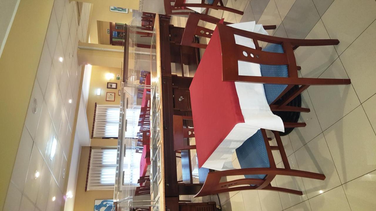 Hotel Alameda Villaviciosa  Zewnętrze zdjęcie