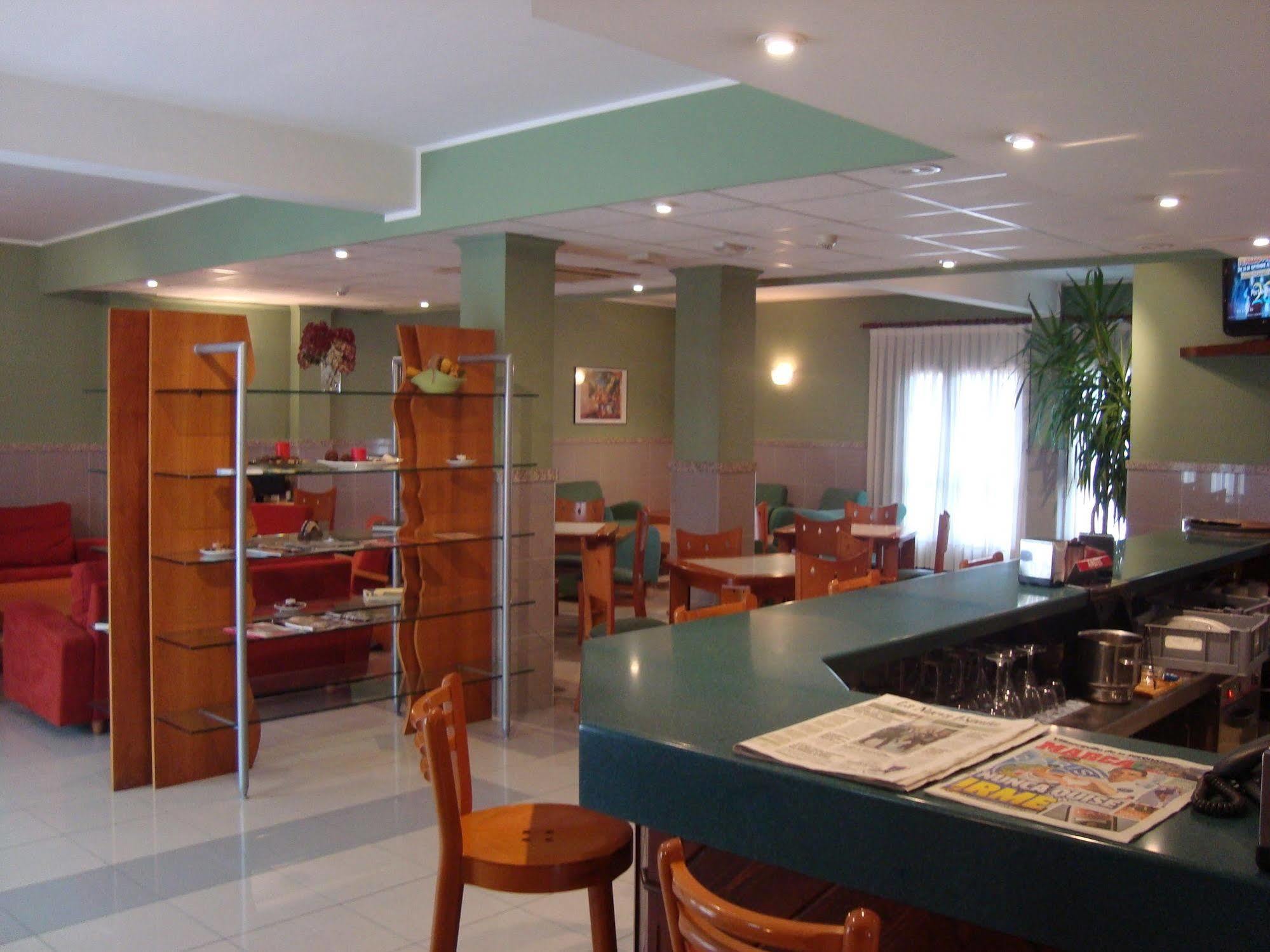 Hotel Alameda Villaviciosa  Zewnętrze zdjęcie